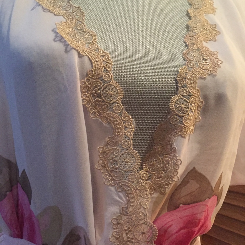 In Bloom Robe - Picture 4 of 16